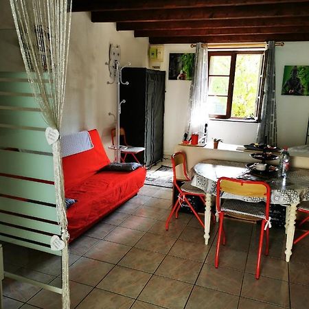 Studio Tres Agreable Totalement Independant Dans Maison Avec Cour Sans Vis A Vis Villa Vittel Buitenkant foto