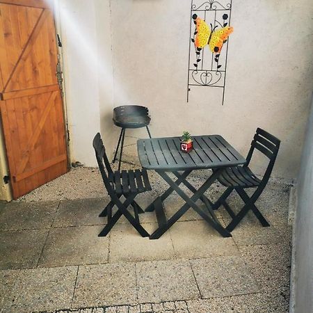 Studio Tres Agreable Totalement Independant Dans Maison Avec Cour Sans Vis A Vis Villa Vittel Buitenkant foto