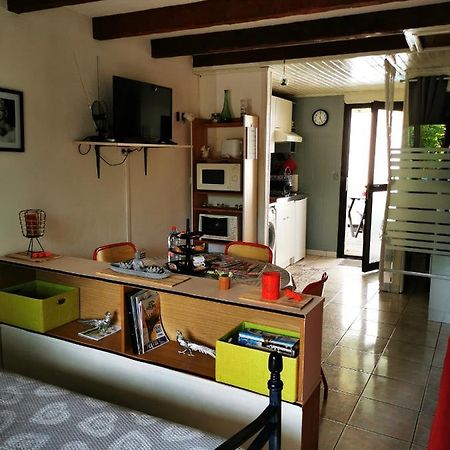 Studio Tres Agreable Totalement Independant Dans Maison Avec Cour Sans Vis A Vis Villa Vittel Buitenkant foto