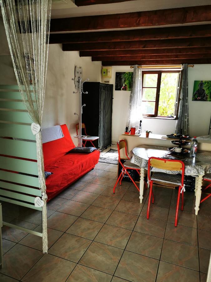 Studio Tres Agreable Totalement Independant Dans Maison Avec Cour Sans Vis A Vis Villa Vittel Buitenkant foto